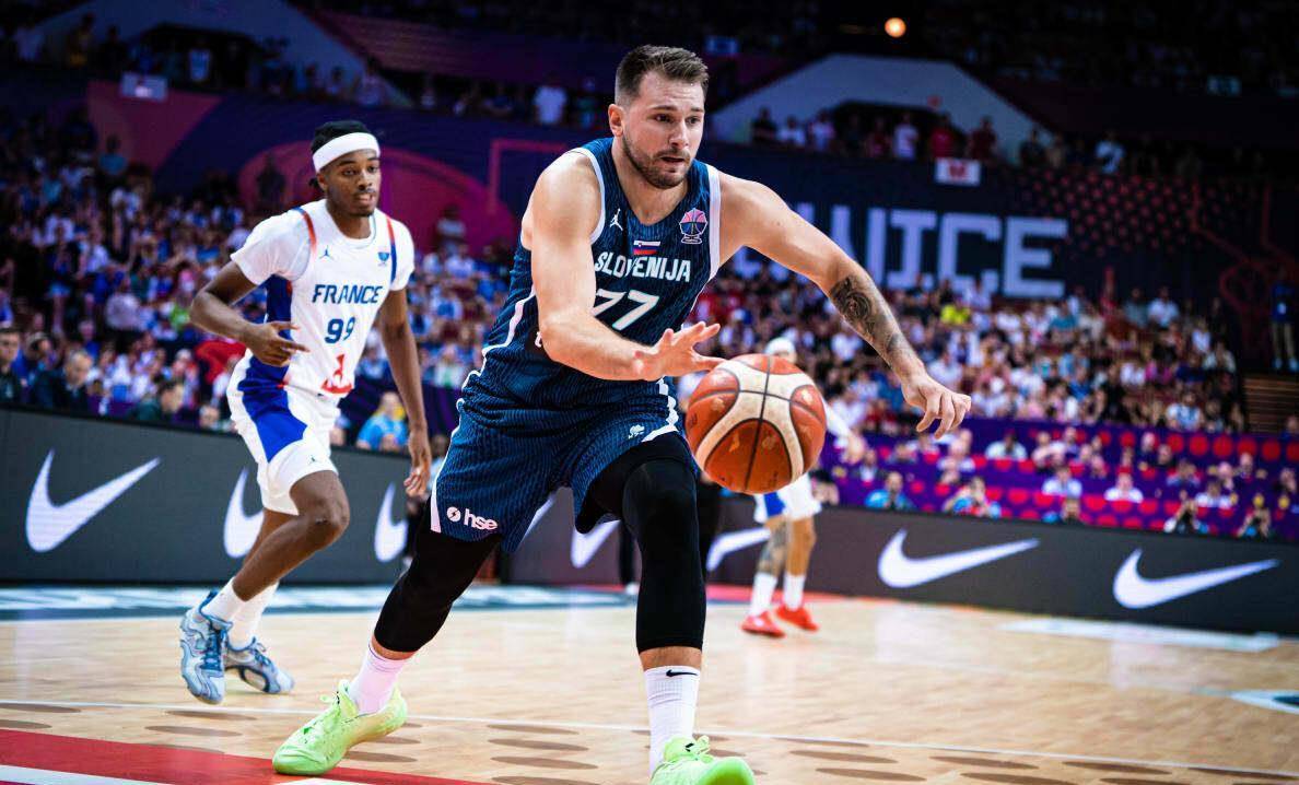 球员技术展现个性,比赛场上风云突变的简单介绍 球员技术展现个性,比赛场上风云突变的简单介绍