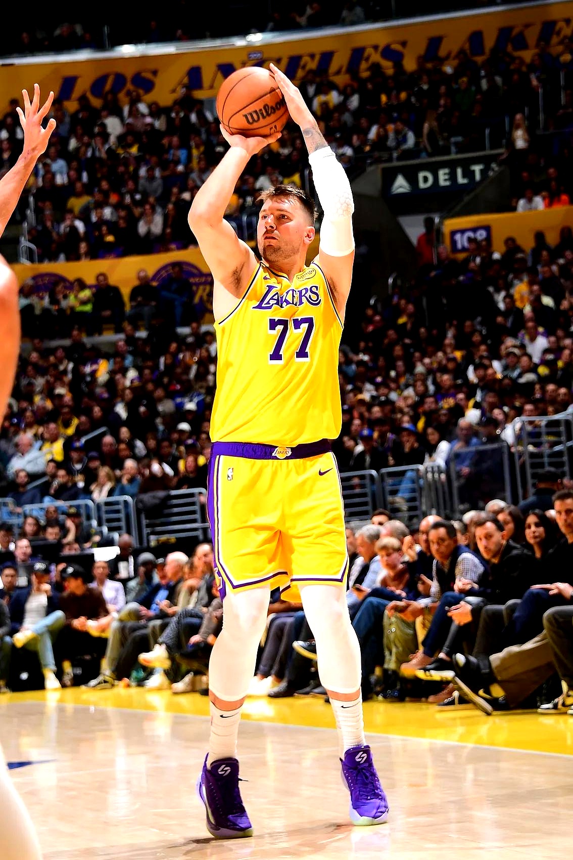 关于湖人再遭失利东契奇狂砍45分的信息 关于湖人再遭失利东契奇狂砍45分的信息