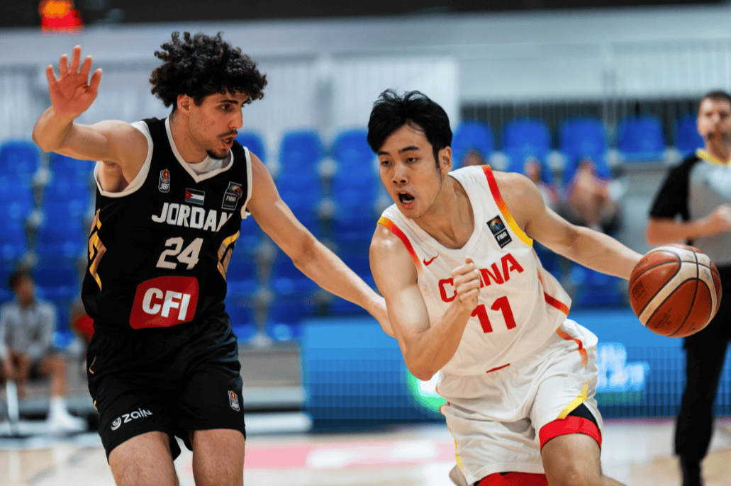 关于中国男篮强势日本男篮,丹尼·格林送出助攻的信息 关于中国男篮强势日本男篮,丹尼·格林送出助攻的信息