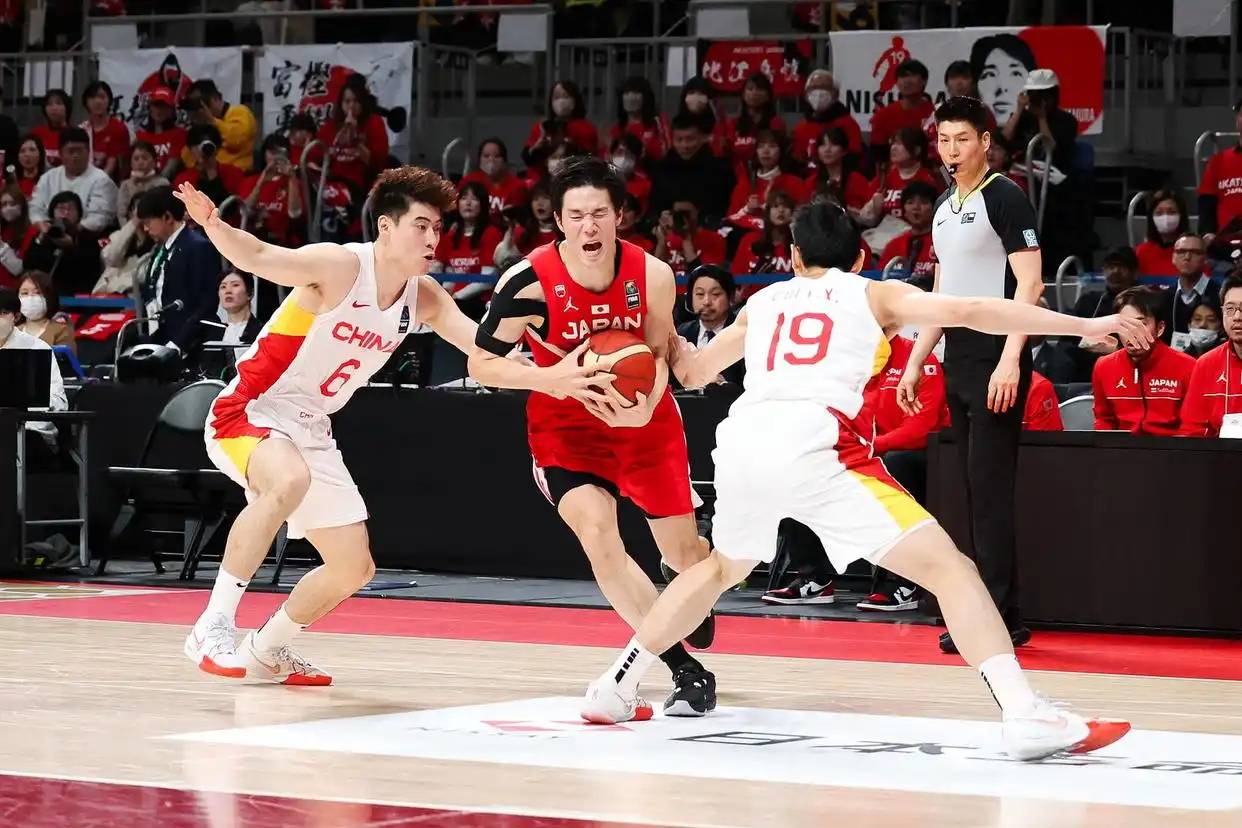 关于中国男篮强势日本男篮,丹尼·格林送出助攻的信息 关于中国男篮强势日本男篮,丹尼·格林送出助攻的信息