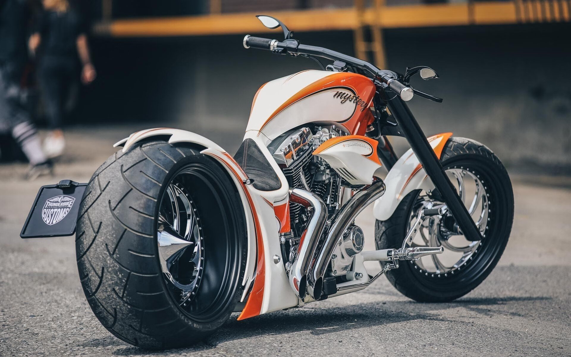 绿茵棋局,从米拉的午后到本泽马的夜晚,两场跨越时空的胜利法则